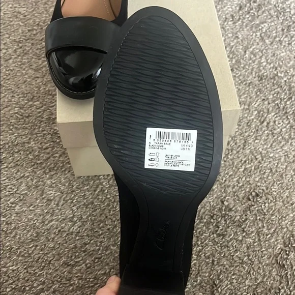 Clarks Black Block Heel Pumps with Glossy Finish - Picture 4 of 5